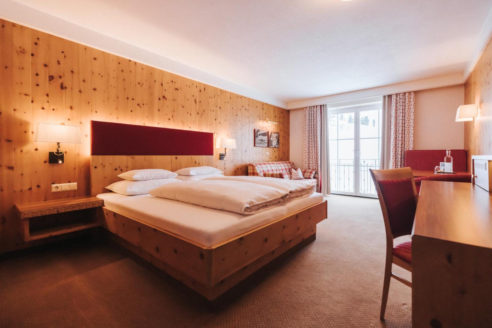 Superior Hotel Schneider Ski-In & Ski-Out Обертауерн Номер фото