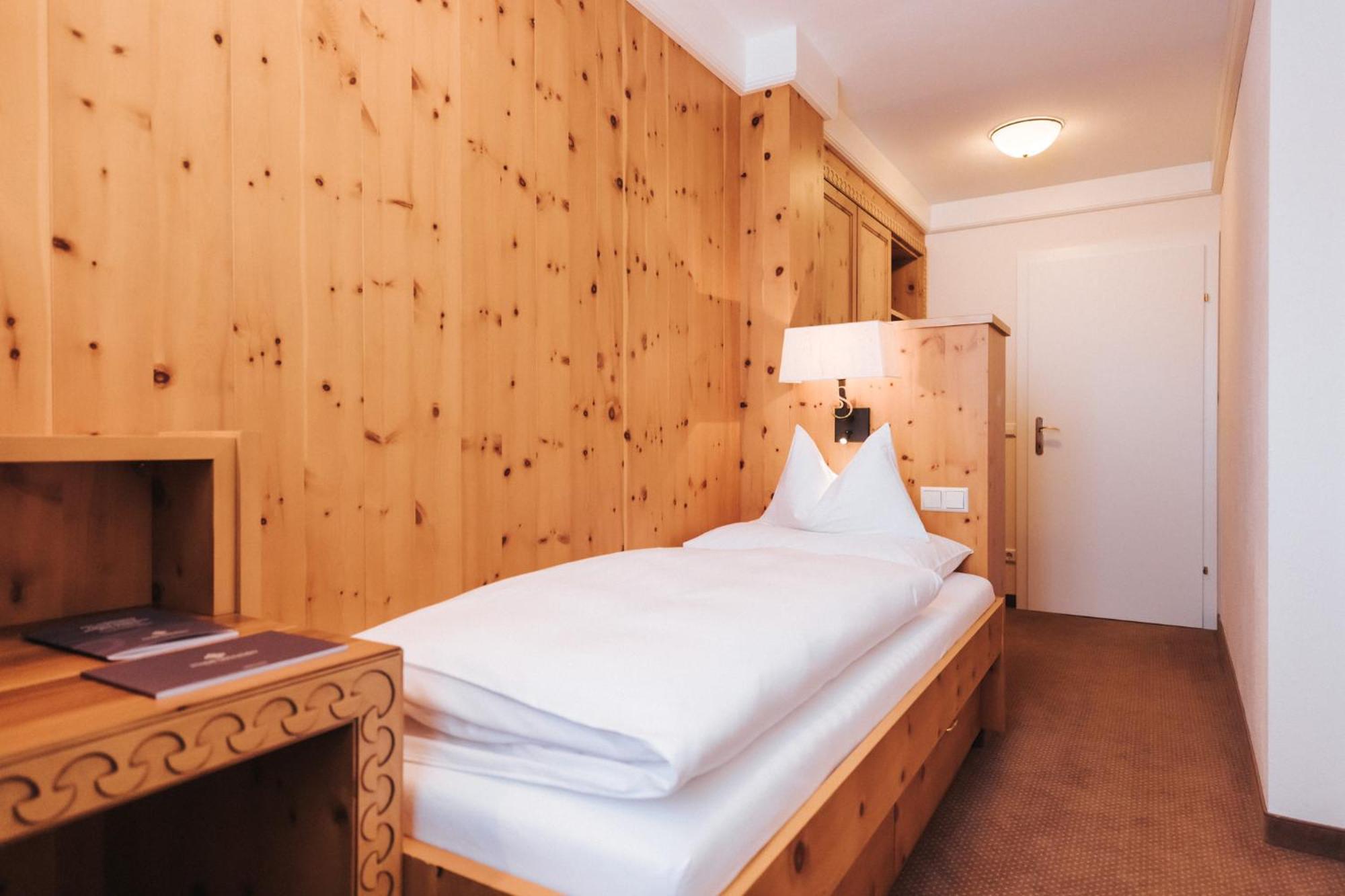 Superior Hotel Schneider Ski-In & Ski-Out Обертауерн Номер фото